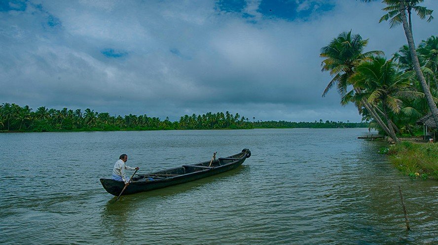 Enamavu Lake